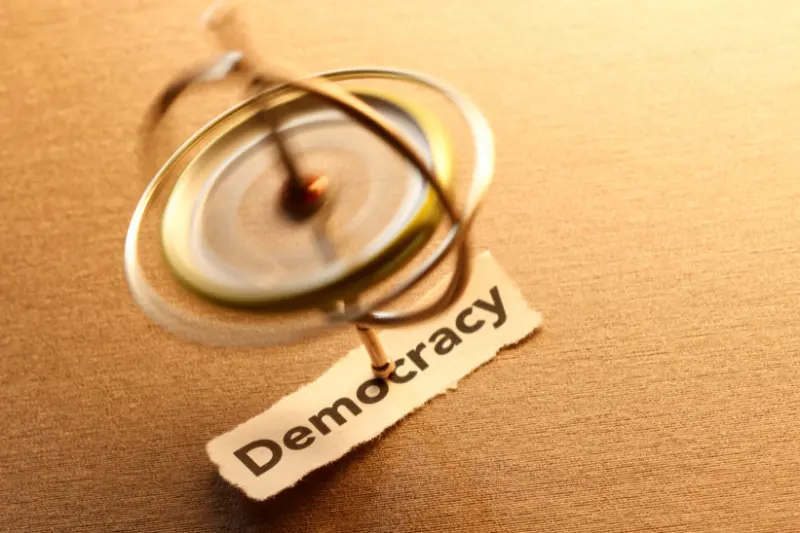 Partisipasi Politik Masyarakat dalam Demokrasi Modern Indonesia