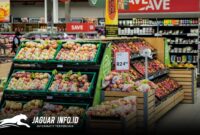 Rak produk makanan dan minuman di sebuah supermarket yang tertata rapi. Bank Indonesia memprakirakan penjualan eceran Januari 2026 tumbuh positif sebesar 7,9 persen (yoy) didorong oleh stabilitas konsumsi domestik. (Foto: Ilustrasi)