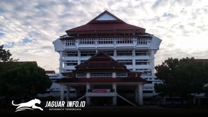 Gedung Kantor Gubernur Sulawesi Utara di Jalan 17 Agustus, Kota Manado, yang menjadi pusat kendali pemerintahan Bumi Nyiur Melambai (Foto Kominfo Sulut)