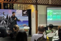 Suasana hangat kebersamaan para anggota komunitas saat mengikuti rangkaian kegiatan Honda Fun Motour Camp di Talajo Resort, Minahasa Utara. Kegiatan ini menjadi ajang mempererat solidaritas antar bikers Honda di Sulawesi Utara. 