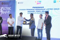 Walikota Manado Andrei Angouw bersama jajaran manajemen PLN UID Suluttenggo meresmikan SPKLU Ultra Fast Charging pertama di Manado Town Square (Mantos), Rabu (18/2/2026). Fasilitas pengisian daya kilat berkapasitas 120 kW ini hadir untuk memperkuat ekosistem kendaraan listrik di Sulawesi Utara.