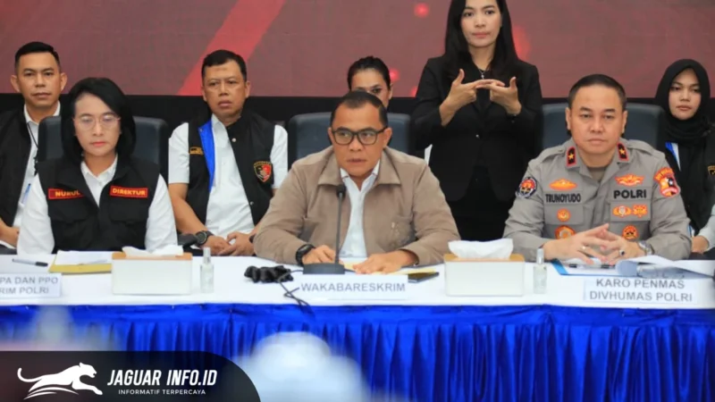 Direktur Tindak Pidana PPA dan PPO Bareskrim Polri Brigjen Pol Nurul Azizah memberikan keterangan pers terkait pembongkaran sindikat perdagangan bayi di Jakarta, Rabu (25/2/2026). Foto : Bareskrim Polri 