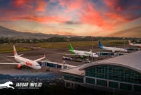 Aktivitas kesibukan di sektor transportasi Bandara Sam Ratulangi yang menjadi kunci pertumbuhan ekonomi Sulawesi Utara. Foto Ilustrasi 