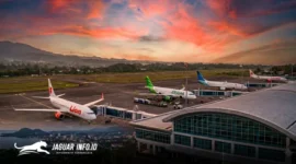 Aktivitas kesibukan di sektor transportasi Bandara Sam Ratulangi yang menjadi kunci pertumbuhan ekonomi Sulawesi Utara. Foto Ilustrasi 