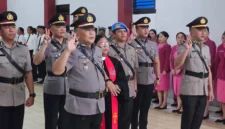 Sumpah janji PJU dan Kapolsek baru saat upacara serah terima jabatan di Aula Tribrata Polres Minut, Jumat (13/3/2026). Foto : Istimewa