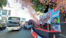 Suasana keberangkatan ribuan peserta Mudik Bareng Honda 2026 menggunakan bus eksekutif menuju Jawa Tengah. Foto AHM