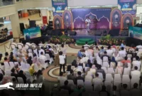 Kepala Kantor Perwakilan Bank Indonesia Sulawesi Utara, Joko Supratikto, memberikan sambutan hangat dalam pembukaan puncak acara HIJRAH Sulut Fest 2026 di Atrium Megamall Manado, Sabtu (28/02). Kegiatan ini menjadi momentum strategis untuk memperkuat ekosistem ekonomi syariah di Sulawesi Utara. Foto : Jurnalis BI Sulut