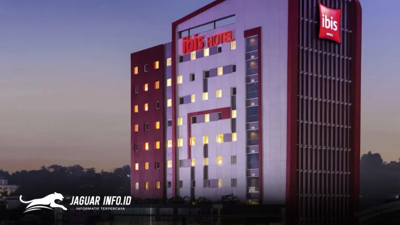 Tampak fasad gedung Ibis Manado City Center Boulevard yang berlokasi strategis di kawasan pusat bisnis Manado. Hotel ini kembali menghadirkan paket 