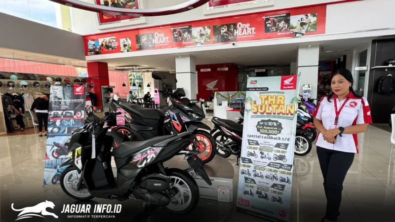 Deretan unit sepeda motor Honda terbaru yang siap dipasarkan melalui program promo THR Sultan di salah satu dealer resmi Sulawesi Utara. Foto : PT. DAW
