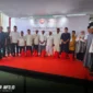 Wakil Wali Kota Manado Richard Sualang (tengah) berfoto bersama jajaran manajemen Coca-Cola Indonesia, tokoh agama FKUB, dan Sekretaris Kota Manado Steaven Dandel usai acara Buka Puasa Bersama Lintas Agama di Masjid Nurul Huda, Ketang Baru, Manado. Foto : Istimewa
