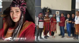 Sintia Bojoh saat mendaftarkan diri sebagai calon Ketua PWI Sulut dengan mengenakan busana adat Kabasaran di Kantor PWI Sulut, Manado. Foto : Istimewa 
