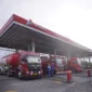 Mobil tangki Pertamina tetap bergerak mendistribusikan energi dari Integrated Terminal Bitung untuk memastikan kebutuhan BBM masyarakat terpenuhi pasca gempa Sulawesi Utara.