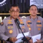 Kadivhumas Polri Irjen Pol Johnny Eddizon Isir saat memberikan pernyataan pers mengenai keberhasilan evaluasi pengamanan mudik Lebaran 2026 di Gedung Humas Polri, Jakarta.