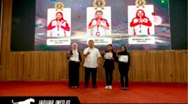 Para peserta Kontes Layanan Honda Regional 2026 saat mengikuti uji kompetensi pelayanan di kantor pusat DAW Manado.
