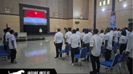 Ketua Bidang Organisasi PB PASI, Umar Yono (kiri), saat melantik Kol. Inf Edison Lambe, S.Pd (kanan) sebagai Ketua Umum PASI Sulawesi Utara periode 2025-2029 di Wisma Graha Gubernur Sulut, Sabtu (11/4/2026).