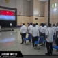 Ketua Bidang Organisasi PB PASI, Umar Yono (kiri), saat melantik Kol. Inf Edison Lambe, S.Pd (kanan) sebagai Ketua Umum PASI Sulawesi Utara periode 2025-2029 di Wisma Graha Gubernur Sulut, Sabtu (11/4/2026).