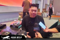 Founder PCN Indonesia, Ivan, saat memberikan sesi wawancara eksklusif mengenai peran strategis BuildNext One Day Exhibition Manado dalam memperkuat ekosistem industri konstruksi lokal, di Four Points by Sheraton Manado.