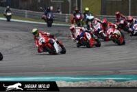 Aksi pebalap Astra Honda Racing Team saat memacu motor CBR series di Sirkuit Internasional Sepang, Malaysia, pada seri pembuka ARRC 2026.
