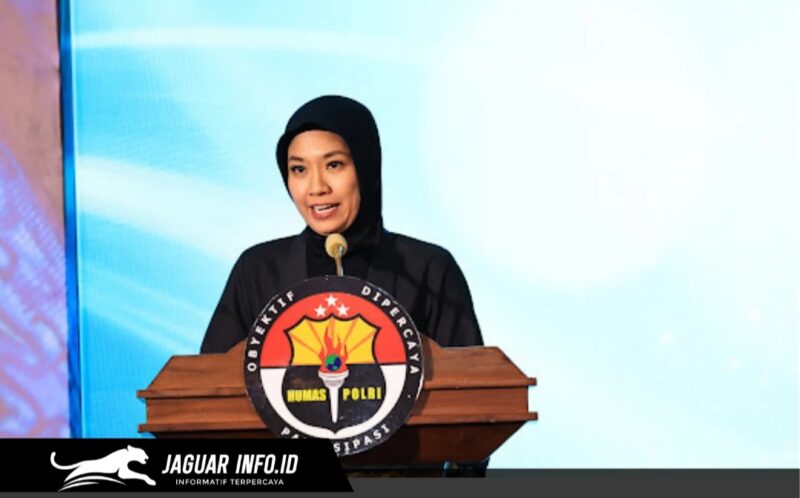 Pengamat sosial Universitas Indonesia, Devie Rahmawati, memberikan sambutan terkait evaluasi sistem keselamatan dan tingginya kepuasan publik mudik Lebaran 2026 dalam sebuah diskusi di Jakarta.