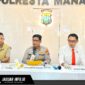 Kapolresta Manado Kombes Pol Irham Halid saat memimpin press release pengungkapan kasus maut di Desa Lansa, Senin (13/4/2026).