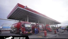 Mobil tangki Pertamina yang dikelola Elnusa Petrofin disiagakan untuk melayani distribusi BBM Minahasa Selatan.