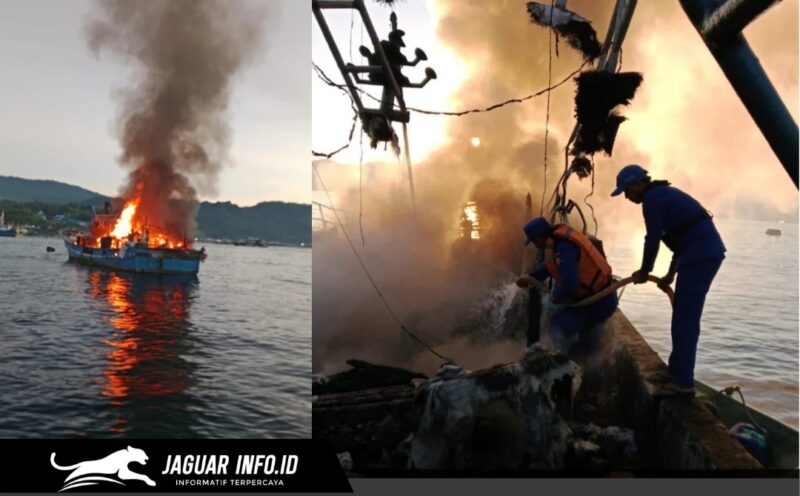 Personel Ditpolairud Polda Sulut saat menjinakkan api yang membakar bagian mesin KM Maranatha 04 di Selat Lembeh, Bitung, Rabu (15/04/2026)
