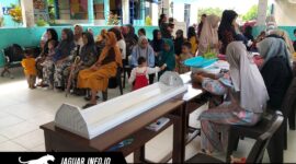 Pertamina Patra Niaga Regional Sulawesi melakukan aksi nyata pencegahan stunting di Kendari melalui edukasi gizi dan pemberian makanan tambahan di Kelurahan Mata.