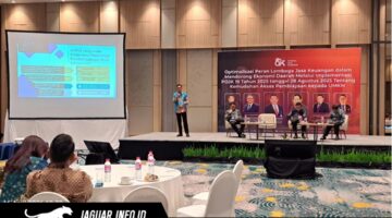 Kepala OJK Sulutgomalut, Robert Sianipar, saat memaparkan strategi percepatan akses permodalan bagi UMKM dalam kegiatan optimalisasi lembaga jasa keuangan di Manado.