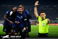 Penunjuk wasit Serie A, Gianluca Rocchi, saat memantau jalannya pertandingan di Liga Italia.