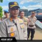 Jurnalis saat melakukan wawancara langsung dengan Kapolresta Manado Kombes Pol Irham Halid terkait pengamanan aksi damai mahasiswa Papua di depan Mapolda Sulut.