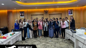 Perwakilan Bank Indonesia Provinsi Sulawesi Utara berfoto bersama dengan jajaran Tim Percepatan dan Perluasan Digitalisasi Daerah (TP2DD) dari berbagai kabupaten/kota se-Sulawesi Utara usai kegiatan koordinasi strategi pemenangan Championship P2DD 2026.