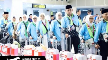 Suasana haru dan khidmat menyelimuti area keberangkatan Bandara Internasional Sam Ratulangi Manado saat jemaah haji Sulawesi Utara 2026 bersiap memasuki pesawat Lion Air menuju Embarkasi Balikpapan, Sabtu (2/5/2026).