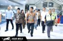 Kepala Kantor Otoritas Bandara (Kaotban) Wilayah VIII, Ambar Suryoko (kanan), saat mendampingi Gubernur Sulawesi Utara dalam prosesi pelepasan keberangkatan jemaah haji di Bandara Internasional Sam Ratulangi Manado, Sabtu (02/05/2026).
