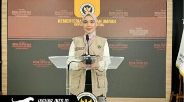 Juru Bicara Kemenhaj, Maria Assegaff, saat memberikan keterangan pers terkait perkembangan operasional haji 2026 di Jakarta.