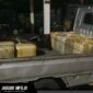 Aparat Kepolisian Resor Kotamobagu menunjukkan barang bukti berupa belasan galon berisi 360 liter BBM jenis Pertalite dan satu unit mobil Grand Max yang digunakan para tersangka untuk mengangkut BBM ilegal tersebut.