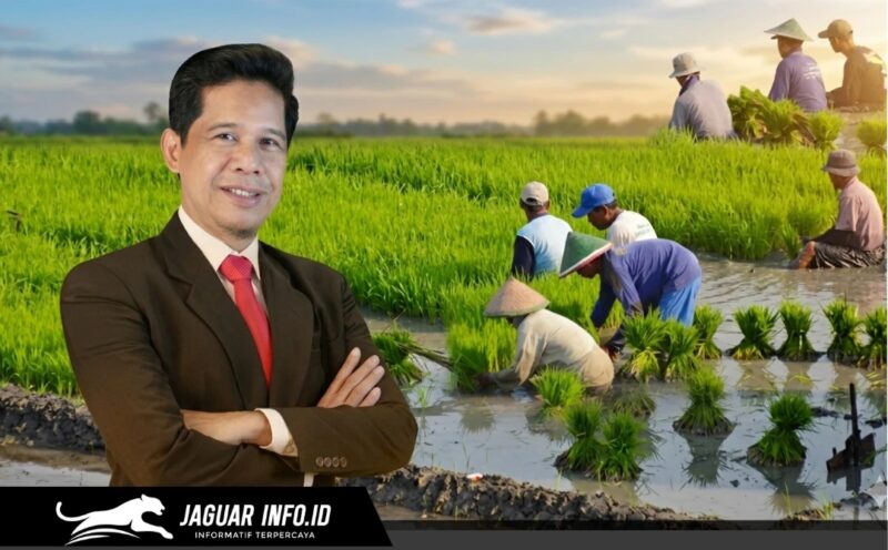 Kepala BPS Sulawesi Utara, Dr. Watekhi, dengan latar belakang aktivitas sektor pertanian yang menjadi tumpuan ekonomi daerah.