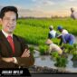Kepala BPS Sulawesi Utara, Dr. Watekhi, dengan latar belakang aktivitas sektor pertanian yang menjadi tumpuan ekonomi daerah.