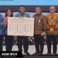 Gubernur Sulawesi Utara Yulius Selvanus foto bersama jajaran KPK RI dan Kementerian ATR/BPN usai melakukan penandatanganan kerja sama Transformasi Layanan Pertanahan di Wisma Negara Sulut, Selasa (12/5/2026).