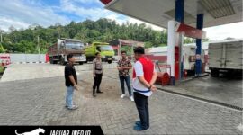 Tim Pertamina Patra Niaga Regional Sulawesi saat melakukan pemantauan langsung di salah satu SPBU Kota Manado guna memastikan kelancaran distribusi Biosolar dan mengecek ketersediaan stok BBM subsidi di lapangan.