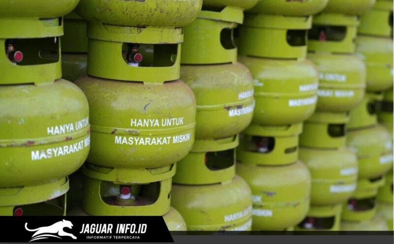 Petugas Pertamina memastikan kelancaran distribusi tambahan pasokan gas elpiji subsidi di wilayah Sulawesi selama libur panjang Mei 2026.