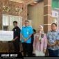 ​(FOTO: Penyerahan santunan BPJS Ketenagakerjaan Manado secara simbolis kepada ahli waris korban kebakaran Mega Mall Manado.)