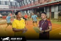 Kapolresta Manado membuka Turnamen Bulutangkis Polresta Manado 2026 di Naushad Badminton Hall untuk menyambut Hari Bhayangkara ke-80.