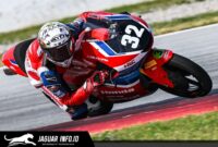 Muhammad Kiandra Ramadhipa, pebalap muda Indonesia binaan AHM, bersiap mencetak prestasi baru pada seri pembuka Moto3 Junior World Championship 2026 di Sirkuit Barcelona-Catalunya, Spanyol.