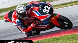 Muhammad Kiandra Ramadhipa, pebalap muda Indonesia binaan AHM, bersiap mencetak prestasi baru pada seri pembuka Moto3 Junior World Championship 2026 di Sirkuit Barcelona-Catalunya, Spanyol.