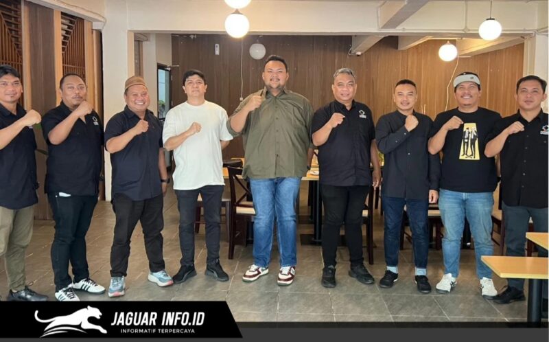 Pengurus, panitia, dan para bakal calon ketua DPD IVENDO Sulawesi Utara foto bersama usai menggelar agenda Pra-Musda ke-II di Sparta Tikala, Manado. (Foto: Jaguarinfo.id)