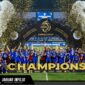 Pemain Persib Bandung mengangkat piala dalam seremonial juara Super League musim 2025/26 di Stadion GBLA, Sabtu (23/5/2026).
