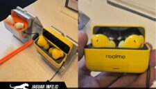 Desain Candy-Box ikonik dari perangkat audio nirkabel yang memengaruhi harga Realme Buds T500 Pro di pasaran.