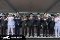 Kapolda Sulut Irjen Pol Roycke Harry Langie bersama unsur Forkopimda saat mengikuti Upacara Hari Lahir Pancasila di Kantor Gubernur Sulut, 01/06/26.