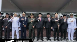Kapolda Sulut Irjen Pol Roycke Harry Langie bersama unsur Forkopimda saat mengikuti Upacara Hari Lahir Pancasila di Kantor Gubernur Sulut, 01/06/26.