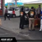 Personel Polres Minsel saat melakukan pemeriksaan dokumen kendaraan dan QR Code di SPBU Amurang, 06/06/26.